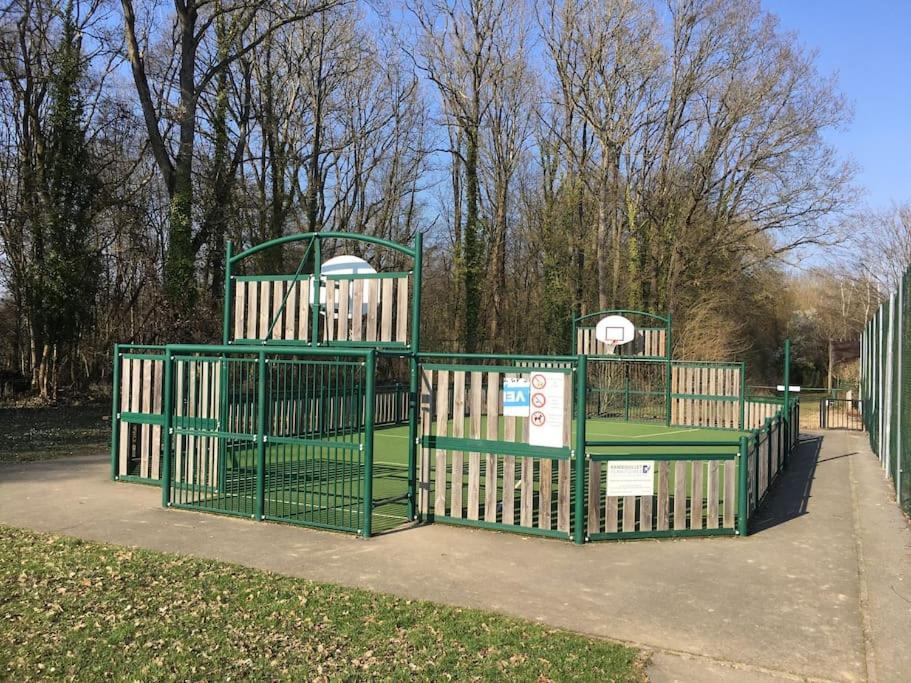 Gite D'Etape Du Tilleul, 4-8 Personnes La Celle-les-Bordes Exterior foto